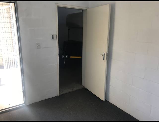 154M² MINI FACTORY RENTED IN BRACKENFELL CENTRAL